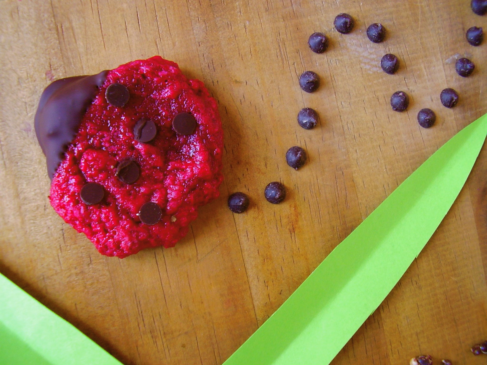 Cookies Coccinelle (fruits rouges et pépites de chocolat) pour Moustache Cookies