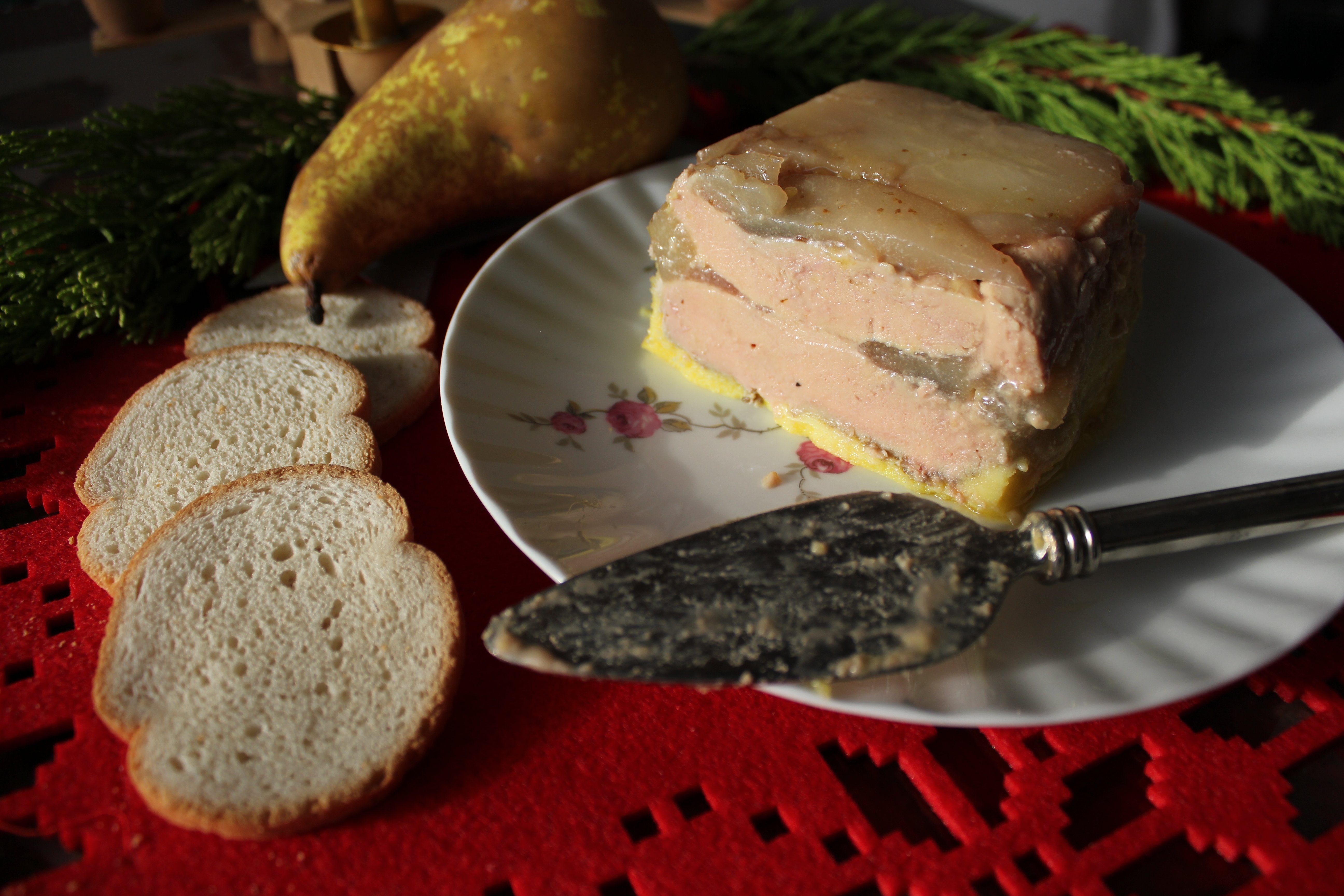 Foie gras aux poires et poivre du Sichuan