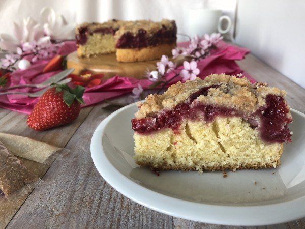 Crumbcake rose, fraise/framboise, coco Crumbcake rose, fraise/framboise, coco