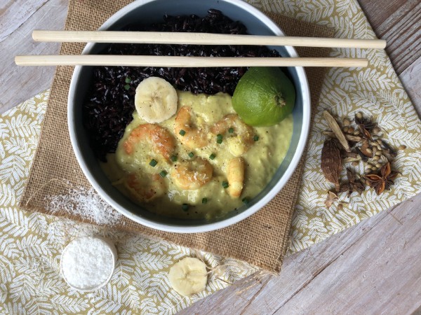 Curry de crevettes au lait de coco et banane Curry de crevettes au lait de coco et banane