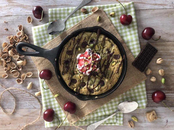 Skillet cookie pistache griotte Skillet cookie pistache griotte
