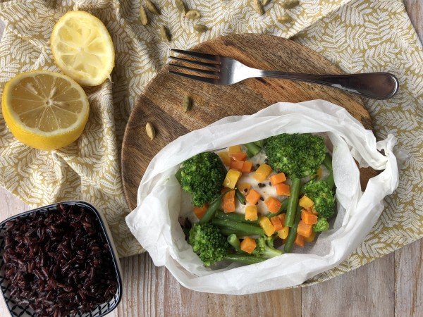 Papillote de poisson aux petits légumes et lait de coco Papillote de poisson aux petits légumes et lait de coco