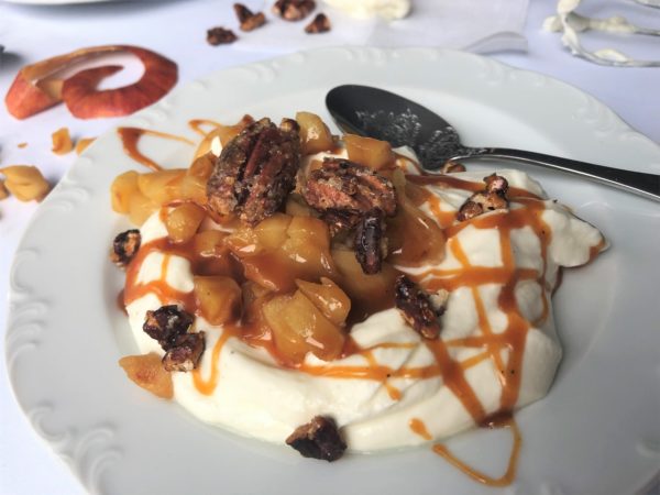 Fontainebleau aux pommes et noix de pécan caramélisées Fontainebleau aux pommes et noix de pécan caramélisées