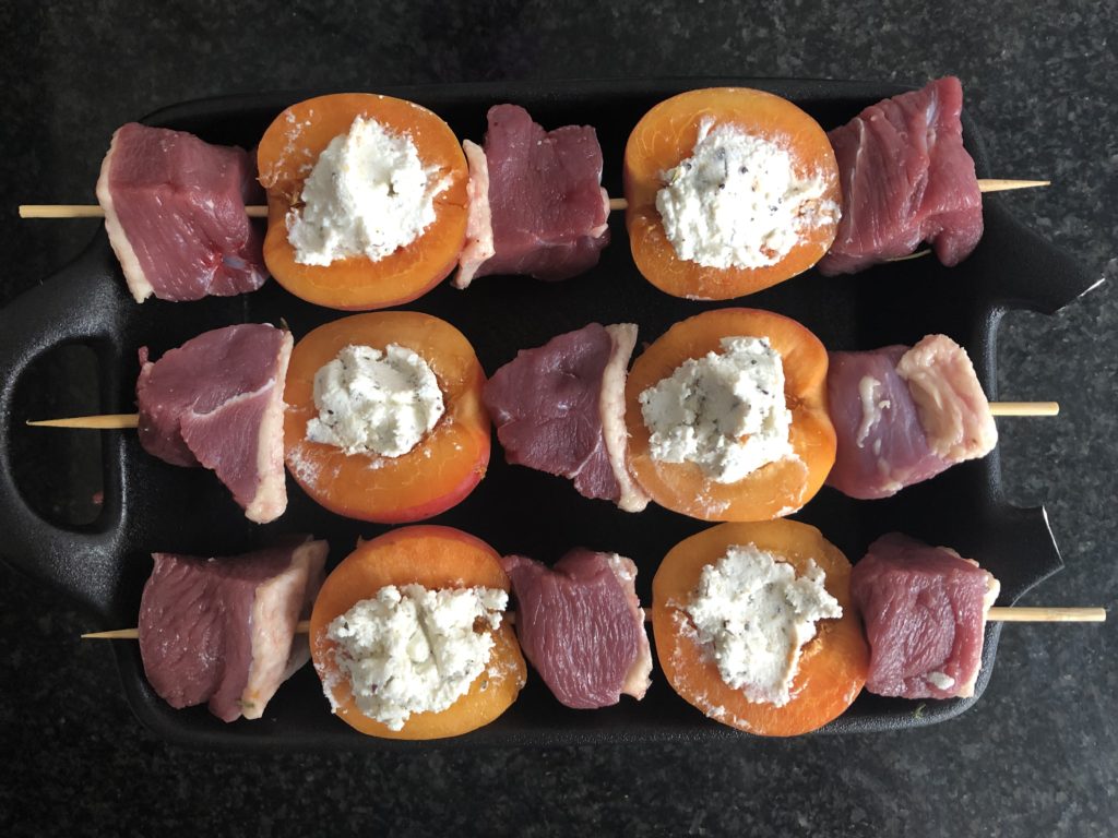 Brochette de canard aux abricots farcis à la ricotta - Toque de Choc