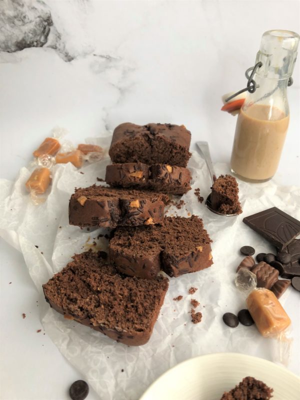Cake au Baileys et coeur caramel Cake au Baileys et coeur caramel